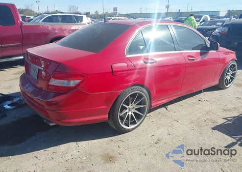 2008 Mercedes-Benz C 300 Luxury/Sport z USA, uszkodzony, nr VIN WDDGF54X58R025197